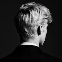 Dance to This (feat. Ariana Grande) - Troye Sivan